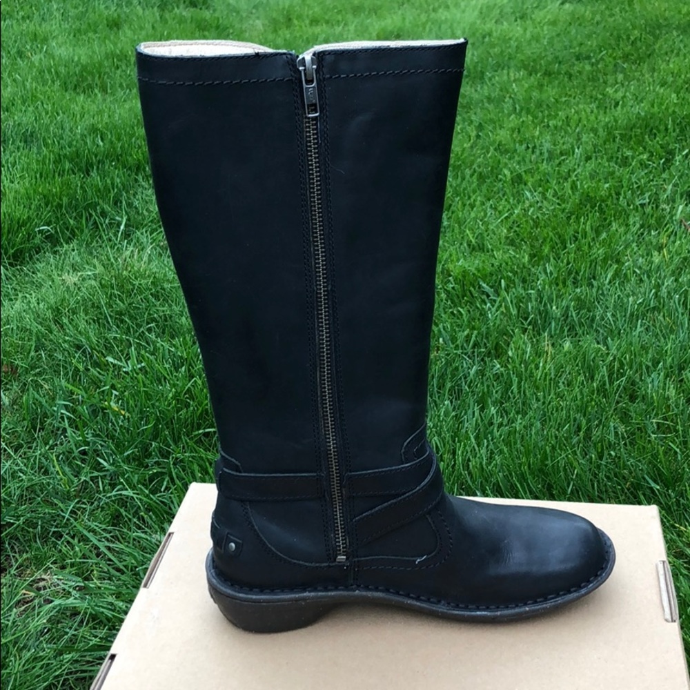 🆕 UGG Boot - Picture 4 of 9